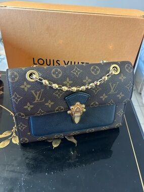 Louis Vuitton Monogram Victoire Chain Shoulder Bag